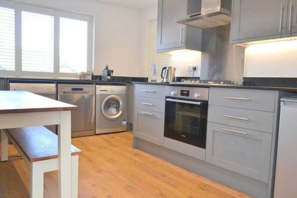 Delightful Dog Friendly Seaside In Devon Holiday home Shaldon